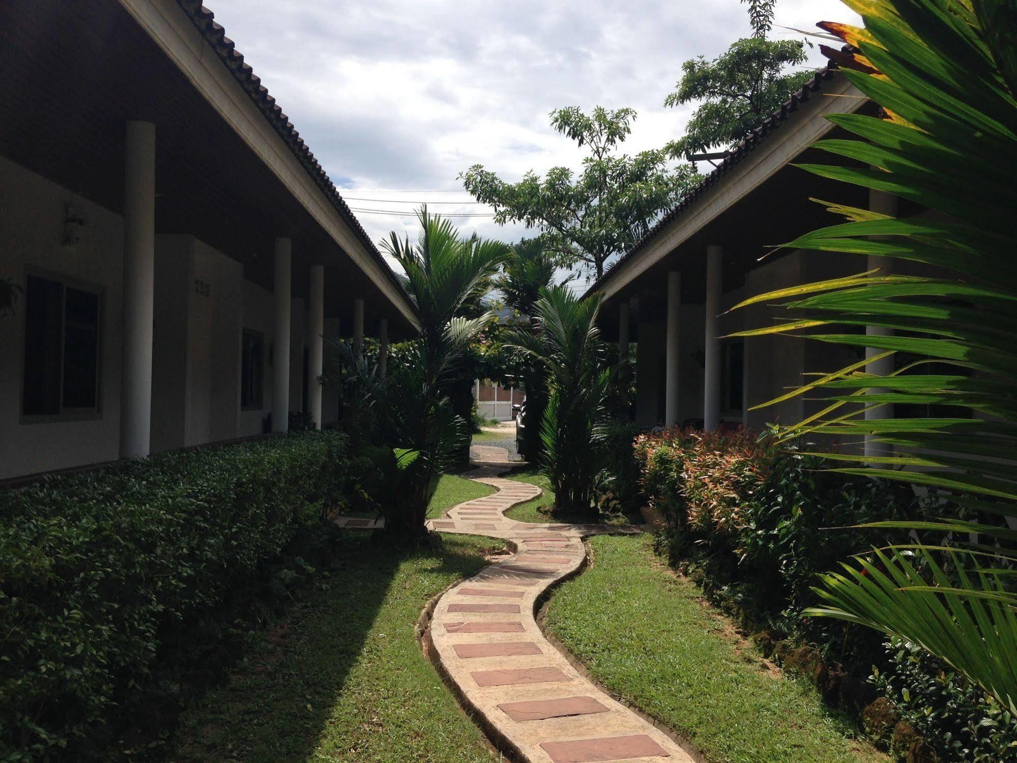 Loma Resort Khao Lak Exterior photo